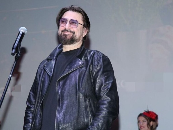 «Воистину полетел»: скандальная шутка Виктора Логинова на премьере