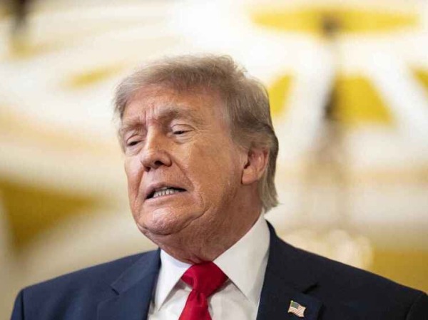 Трамп потребовал расследования: не устроило медленное падение цен на бензин