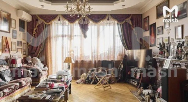 Полина Лурье продает квартиру Ларисы Долиной?