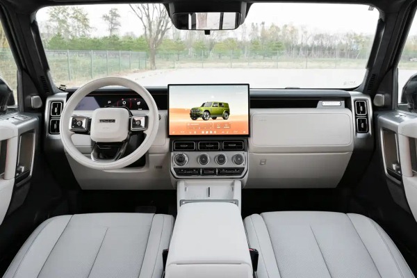 Гибридный кроссовер iCar V25: подробности
